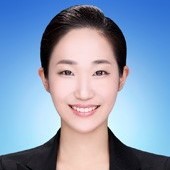 headshot of Lena Jang smiling
